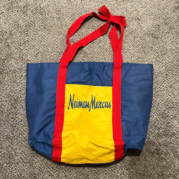 Neiman Marcus Handbags - Vintage Neiman Marcus color-block canvas tote bag